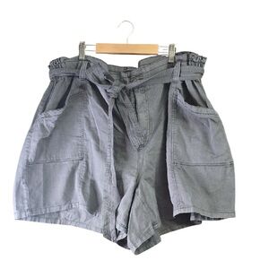 NWOT Old Navy Grey Paper Bag Shorts Size 3X